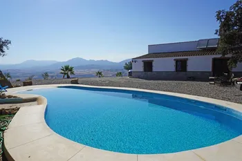 Finca / Country Home in Álora - M011202