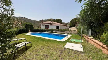 Finca / Country Home in Almogía - M168303