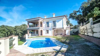 Finca / Country Home in Casares - M113815