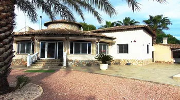 Villa en Catral - M186457