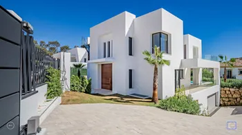 Villa in El Paraiso - M198302