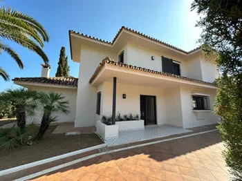 Villa in Málaga Este - M224107