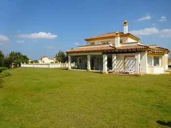 Villa in San Roque - M239143