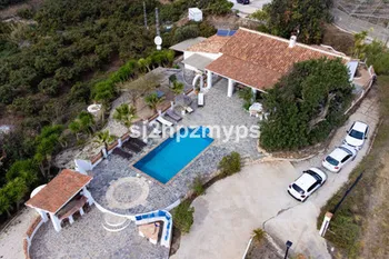 Villa en Almayate - M260918