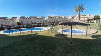 Villa pareada en La Duquesa - M262656