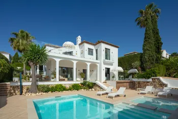Villa in Nueva Andalucía - M263451