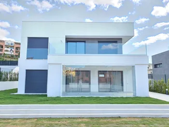 Villa en La Duquesa - M265585