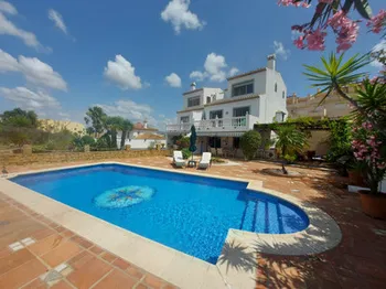 Villa en La Duquesa - M266092