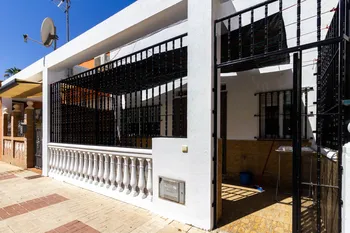 Apartment in La Carihuela - M270012