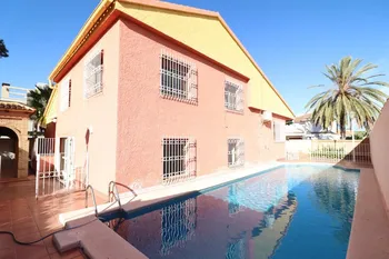 Villa en Cabo Roig - M271943