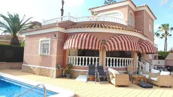 Villa in Ciudad Quesada - M273194