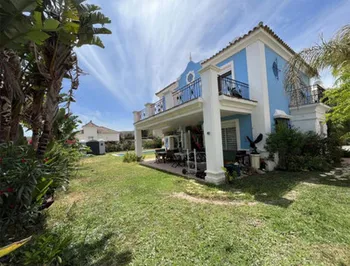 Villa en La Duquesa - M276600