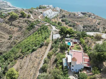 Villa in Nerja - M277106