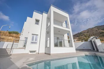 Villa in Nerja - M281308