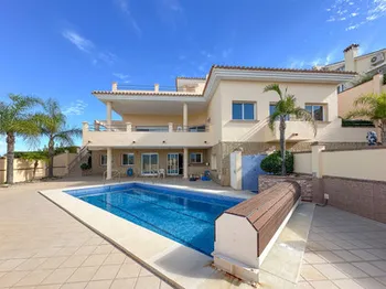 Villa in Cerros del Aguila - M281776