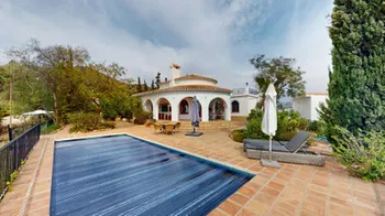 Villa en Sayalonga - M283968