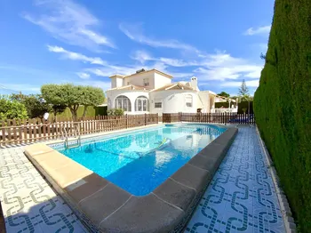 Villa in Torrevieja - M284327