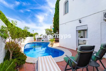 Villa en Nerja - M285272