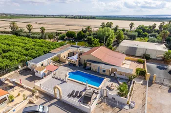 Villa in Los Montesinos - M285490