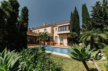 Villa in Bahía de Marbella - M288205