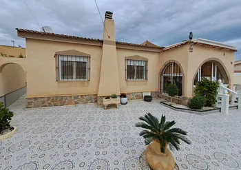 Villa en Torrevieja - M288304