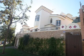 Villa en Torrequebrada - M290771