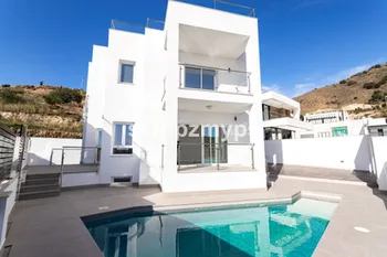 Villa in Nerja - M291066