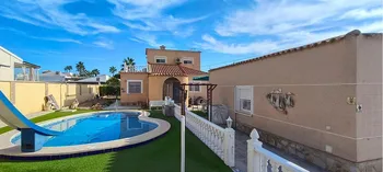 Villa in Torrevieja - M291304