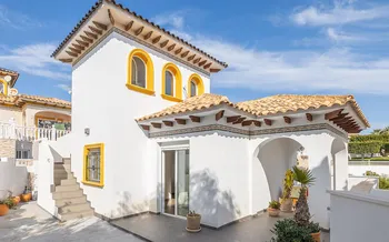 Villa in Orihuela Costa - M292157