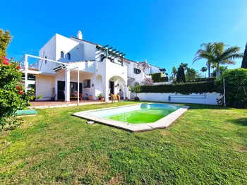 Villa pareada en La Duquesa - M294299